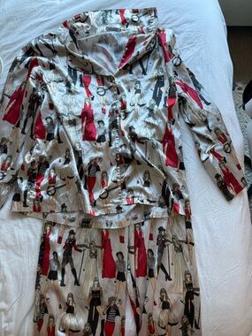 Novelty Printed Satin Pajama Set in Ivory, Red & Black